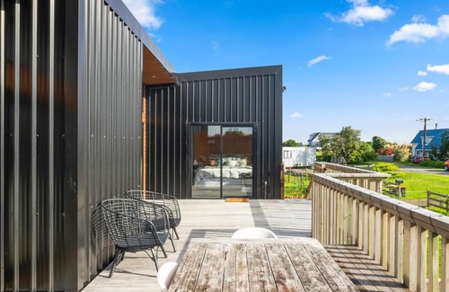Otaki Beach Casa | Beachside Sanctuary - Otaki Beach Holiday Home