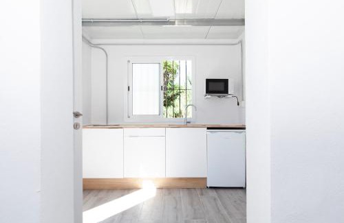 Almayate Bajo Apartamento | Beachside Studio in Peaceful Almayate