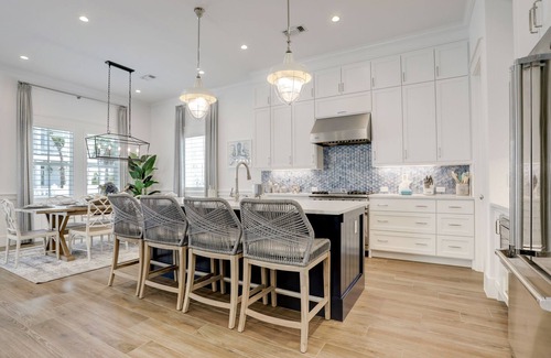 Beachtown Casa | Beachtown Galveston - Perfect Retreat Between Beach & Pool!