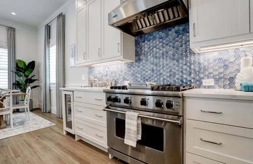 Beachtown Casa | Beachtown Galveston - Perfect Retreat Between Beach & Pool!