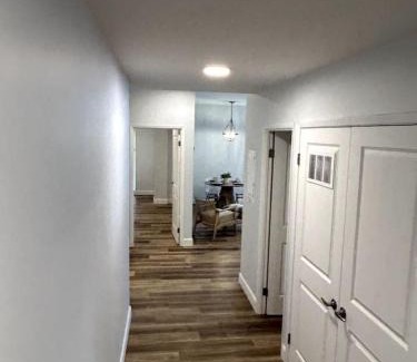 Grand Bend Apartamento | Beachview getaway at the New Carlyle 305 on the Main strip in Grand Bend