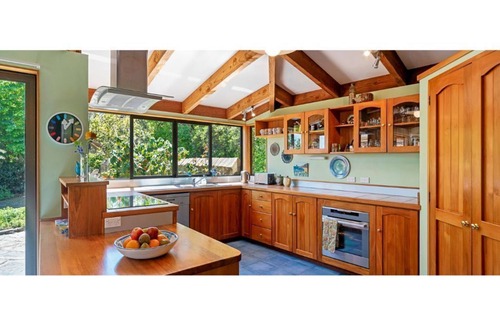 Tahunanui Casa | BeachView Retreat Holiday Home