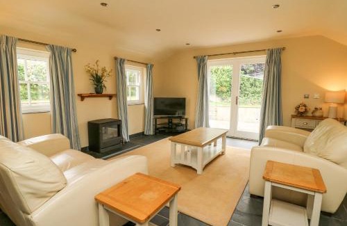 Dinas Cross Casa | Beachway
