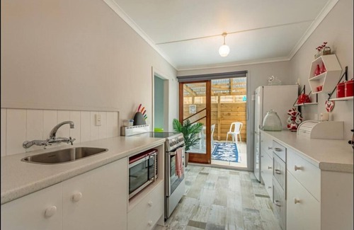 Foxton Beach Casa | Beachy Bach - ¡con piscina de spa caliente!