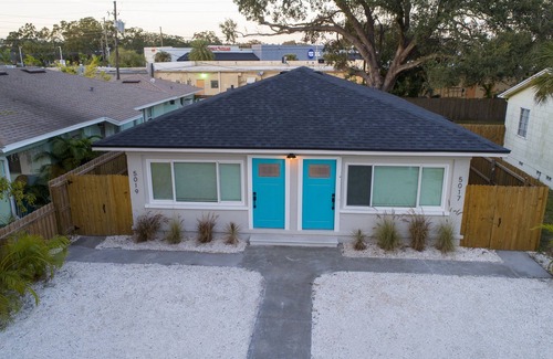 Gulfport Cabaña | Beachy chic gulfport cottage