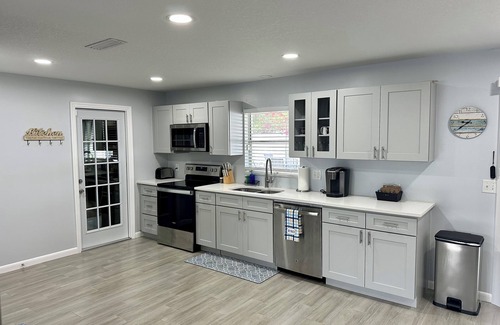 Cocoa Casa | Beachy Cocoa Home Near Cruise Port W/ Hot Tub