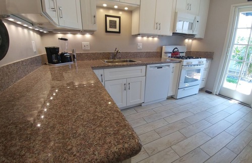 Crown Point Cabaña | Beachy Cute Cottage en PB - MENSUAL Marzo 2020-pasos a la playa-estacionamiento-patio