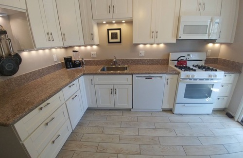 Crown Point Cabaña | Beachy Cute Cottage en PB - MENSUAL Marzo 2020-pasos a la playa-estacionamiento-patio