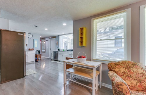Northwest Quadrant Casa | Beachy Home in Heart of Beaufort w/Pool Access