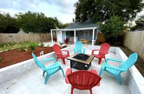 Disston Heights Cabaña | Beachy St. Pete Cottage Retreat!