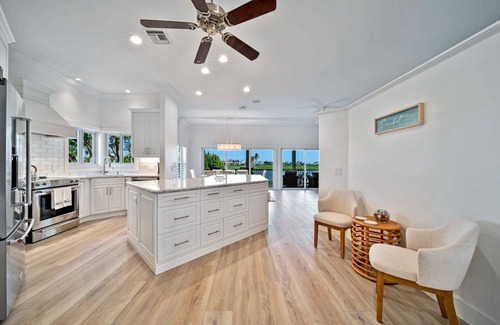 The Dunes Casa | Bean & Bubs Shell Shack: Luxurious & Private Pool Home with Lake & Golf Views