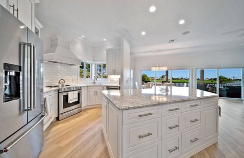The Dunes Casa | Bean & Bubs Shell Shack: Luxurious & Private Pool Home with Lake & Golf Views