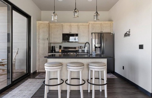 Sturgis Casa | Bear Butte Luxury Retreat~ Hot Tub~ 10 Mins to DT