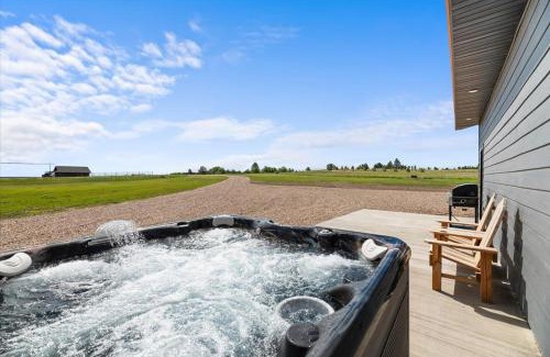 Sturgis Casa | Bear Butte Luxury Retreat Hot Tub Stunning Views