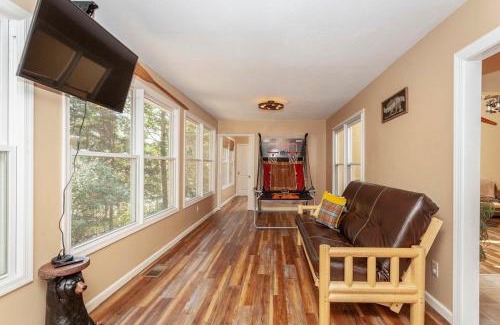 Massanutten Complejo | Bear Cabin-3 BR 2 Bath with Indoor Hot tub-one level-Pool Pass-Pet welcome