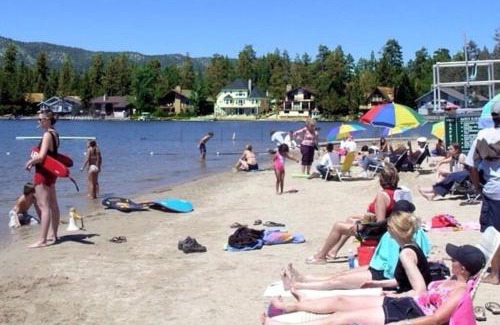 Big Bear City Casa | BEAR CABIN GETAWAY!(SPA) Pet Friendly Backyard
