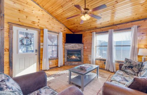 Pigeon Forge Casa | Bear Cove by AvantStay Hot Tub Pool Table