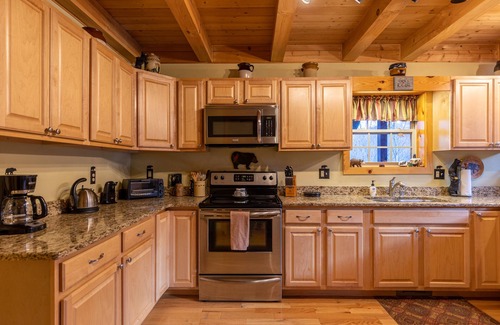 Sugar Grove Cabina | Bear Creek - Beautiful home with gas fireplace, custom wood burning firepit, shuffleboard, and more!