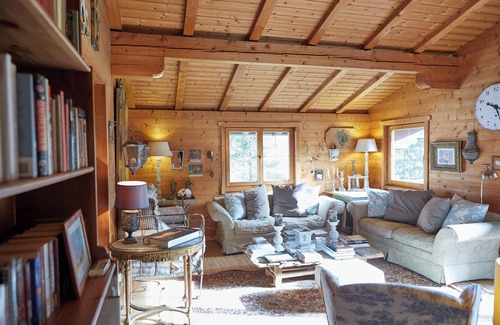 Waidring Casa | Bear Creek Cottage: Iydillic cabin in the woods perfect for family & fur babies