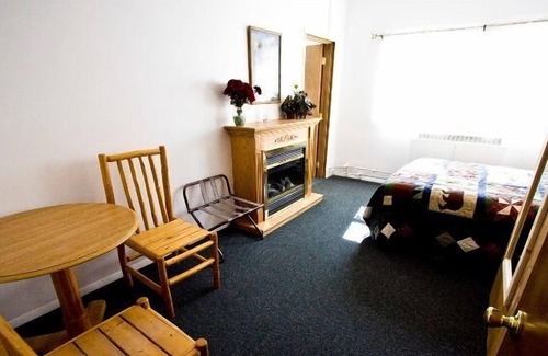 Mead Cabina | Bear Creek Lodge