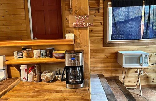Belgrade Otro | Bear Den - Mountain Views & Ponds @ForTheLoveFarms