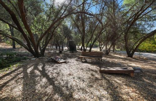 Three Rivers Casa | Bear Hollow by Sequoia National Park