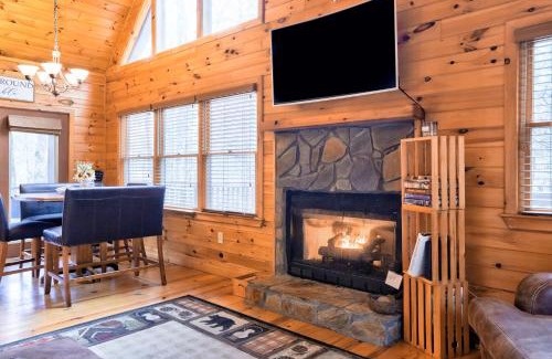 Cashes Valley Casa | Bear in the Woods