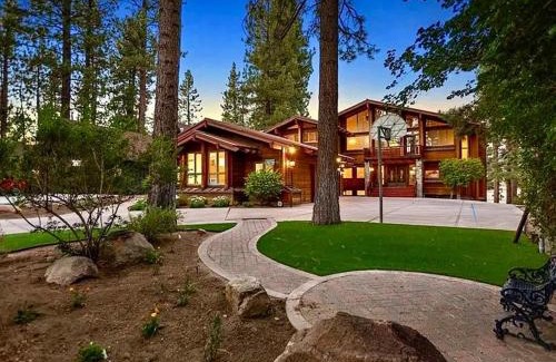 Big Bear Lake Casa | Bear Lake Lodge Lakefront Incredible Lake House Chalet