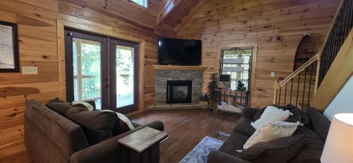 Caryville Casa | Bear Moon Lodge