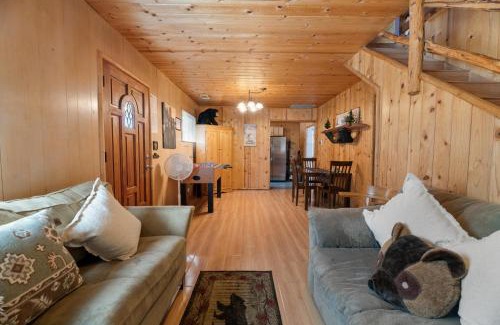 Big Bear Lake Casa | Bear Pause -Walk to lake and Alpine Slides! Beautiful knotty pine interior!