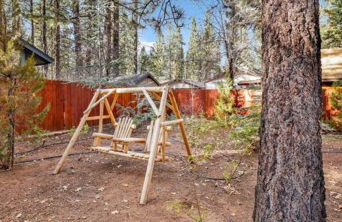 Big Bear Lake Casa | Bear Paw Cottage~ Hot Tub~ Resort Base Camp Cottage~