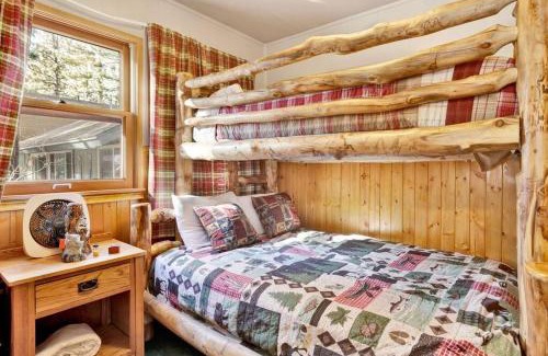 Big Bear Lake Casa | Bear Paw Cottage~ Hot Tub~ Resort Base Camp Cottage~