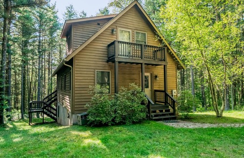North Glade Hills Casa | Bear's Gone Fishin': Dog Friendly Lake Access Home w/ Dock Slip