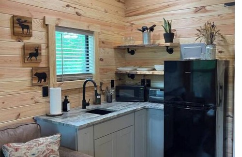 Cosby Cabina | Bear Top Junior Small Cabin w EV Charger