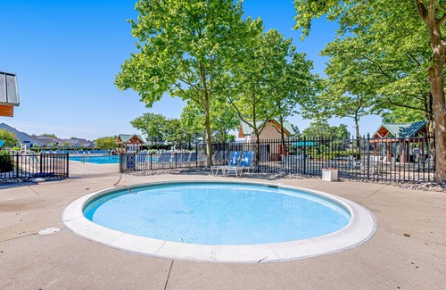 Ocean View Condominio | Bear Trap Dunes 1st-floor condo with fireplace, gym, and shared sauna
