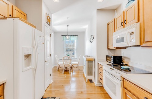 Ocean View Condominio | Bear Trap Dunes 1st floor condo w/ tennis court, lakefront, and golf on-site