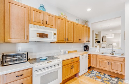 Ocean View Condominio | Bear Trap Dunes 1st floor condo w/ tennis court, lakefront, and golf on-site