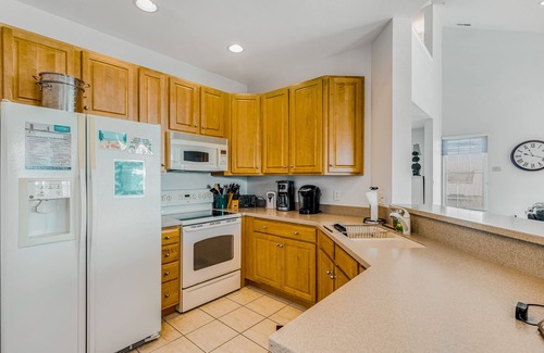 Ocean View Condominio | Bear Trap Dunes 2nd floor condo w/shared sauna, golf on-site, & basketball court