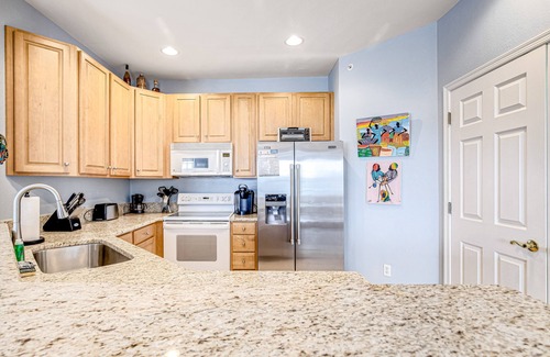Ocean View Condominio | Bear Trap Dunes 2nd floor condo w/ basketball court, free WiFi, and shared sauna