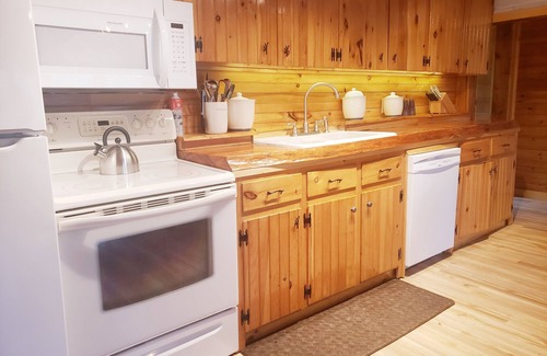 Sunday River Area Cabina | Bearbrook: A Cozy Mountain Cabin, hiking and outdoor adventures await you!