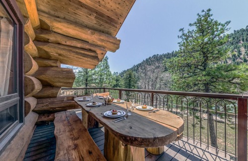 Ruidoso Cabina | Bearfoot Lodge: Hot Tub, Pets, River & Trails