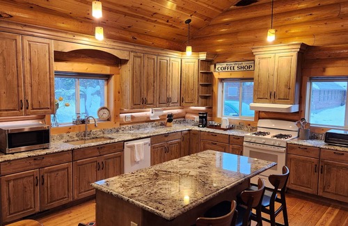 Whitefish Complejo | Beargrass Lodging and RV Resort