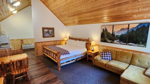 Whitefish Hotel | Beargrass Lodging & RV Resort