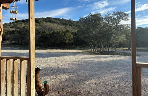 Concan Cabina | "Bearly Beehavin" 2-bdrm 1 bthrm cabin with WiFi, AC. Unwind & relax in ConCan