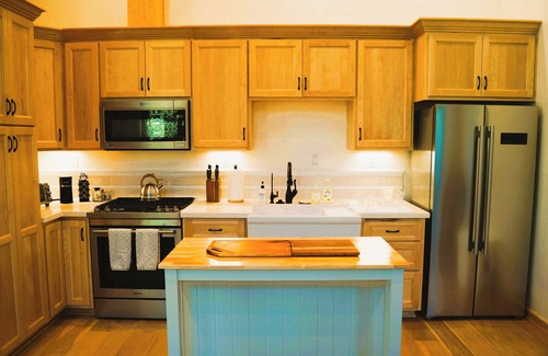 Pine Mountain Club Cabina | "Bearly Connected", a brand new modern cabin in Pine Mountain Club w/EV charger