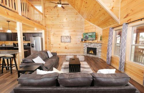 Gatlinburg - Pigeon Forge Villa | Bearly Enough Time