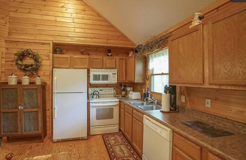 Townsend Cabina | "Bearly Rustic" - 2 bdrm/2 bath - Off the grid, beautiful scenic