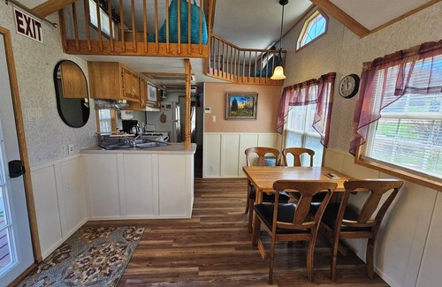 Hill City Cabina | Bears Den Vacation Cabin at Creekside