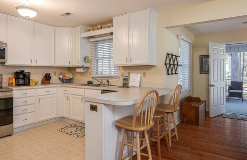 Flat Rock Casa | Bears` Lodge at Bonclarken | 4 Bed, 3 Bath
