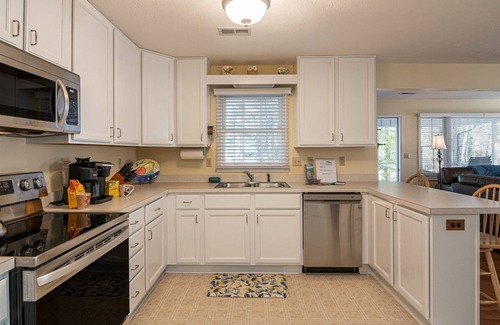 Flat Rock Casa | Bears` Lodge at Bonclarken | 4 Bed, 3 Bath